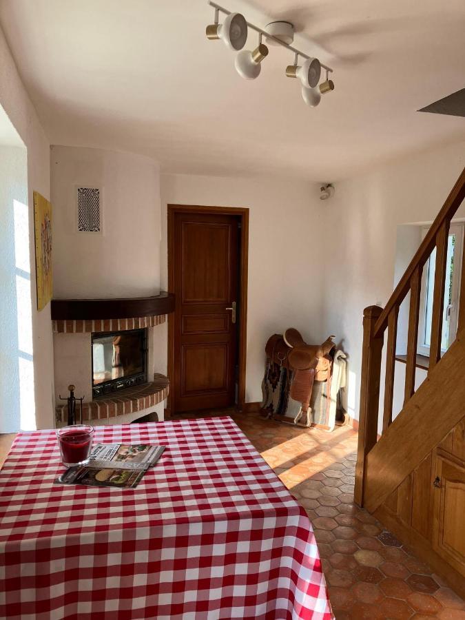 La Petite Maison De La Vallee Bazainville Exterior foto